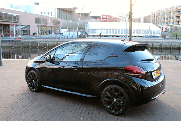 Peugeot208gti6