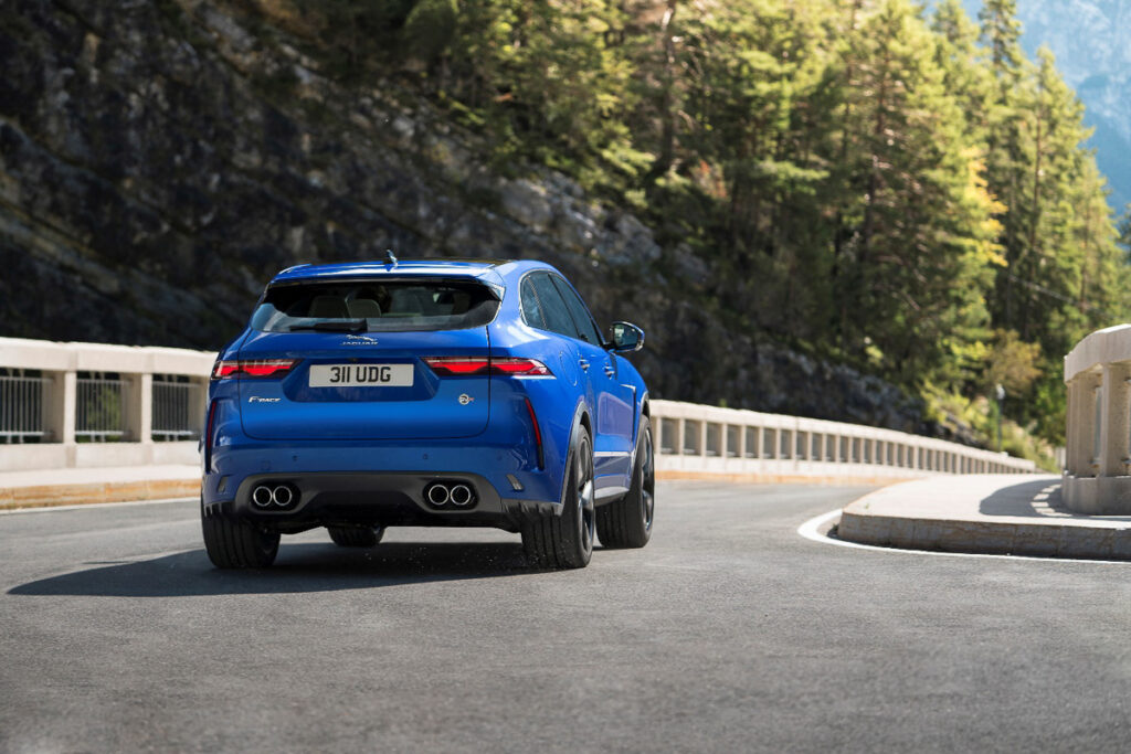 Jaguar F-Pace SVR-5