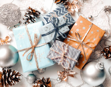 Kerstcadeaus inpakken -