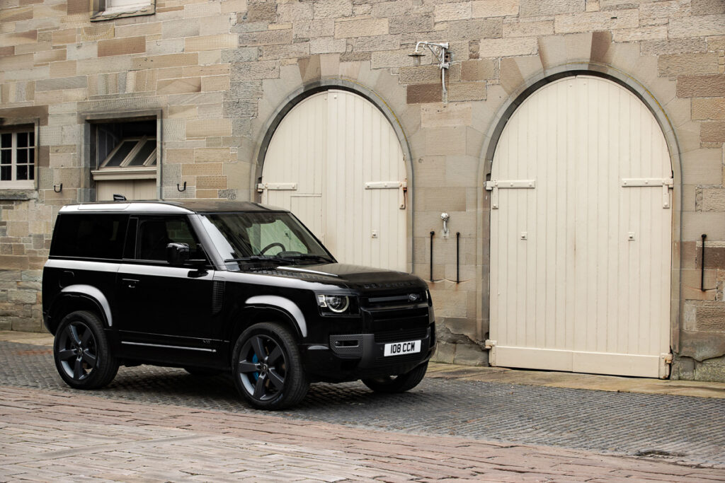 Land Rover Defender V8-11