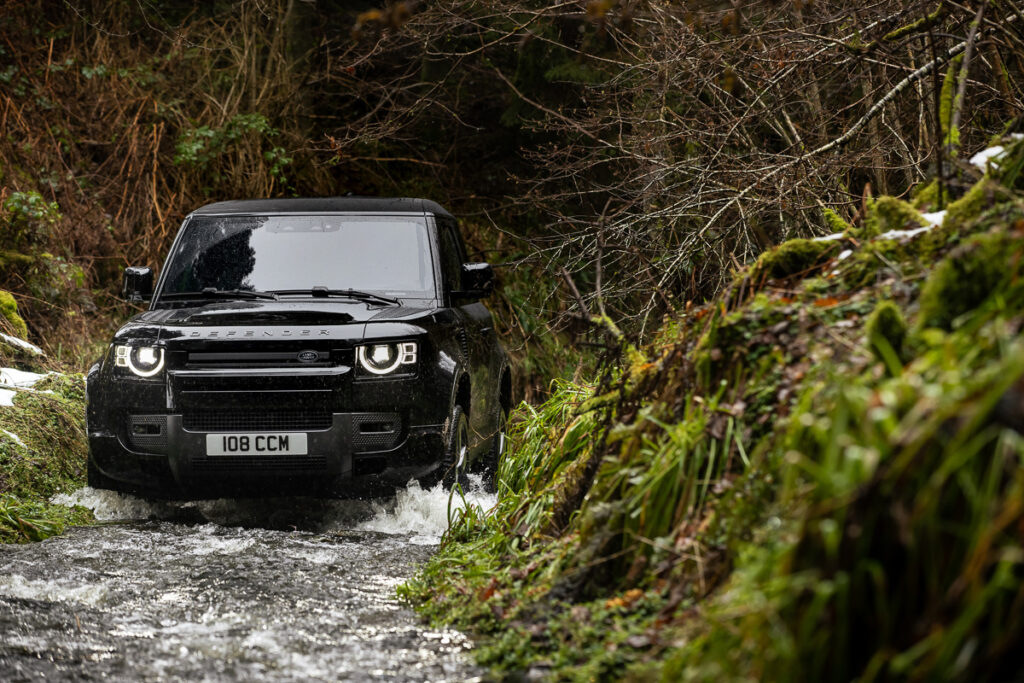 Land Rover Defender V8-7