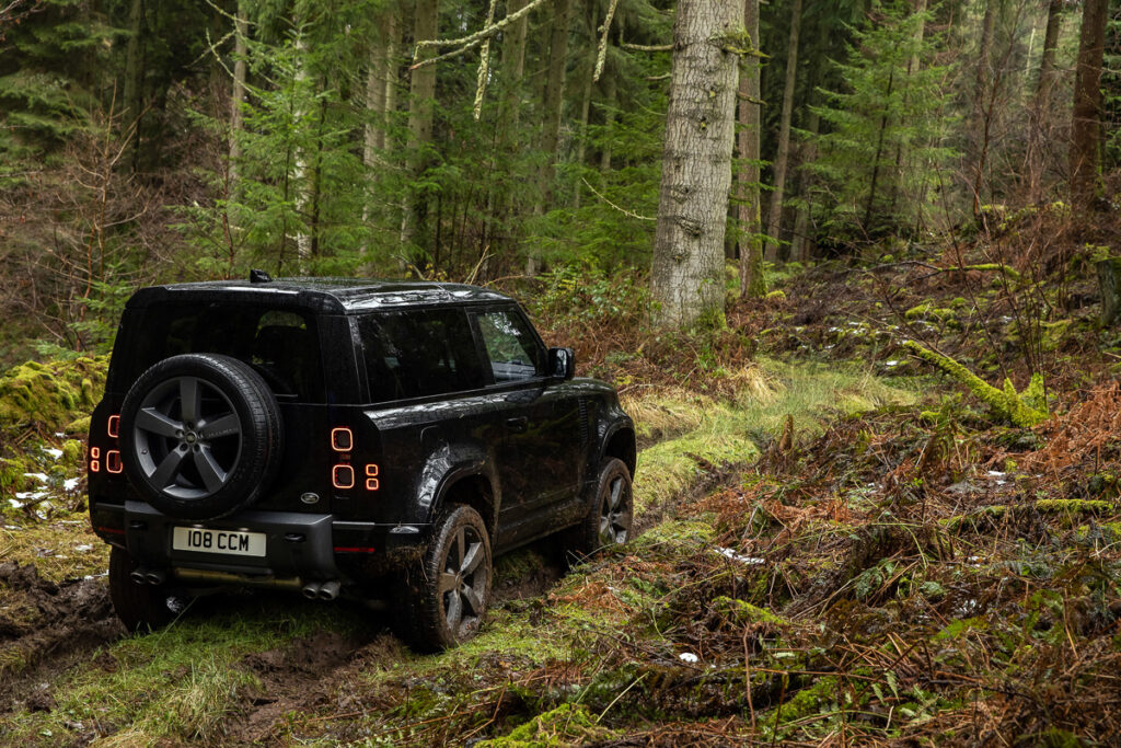 Land Rover Defender V8-8-2