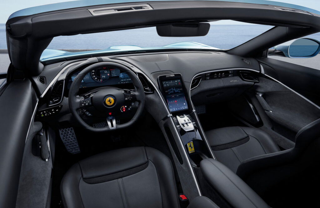 Ferrari Roma Spider-11