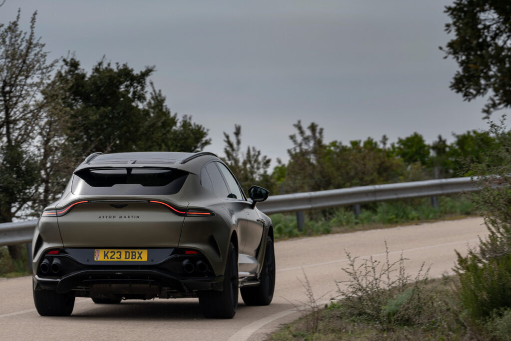 Aston Martin DBX707-10