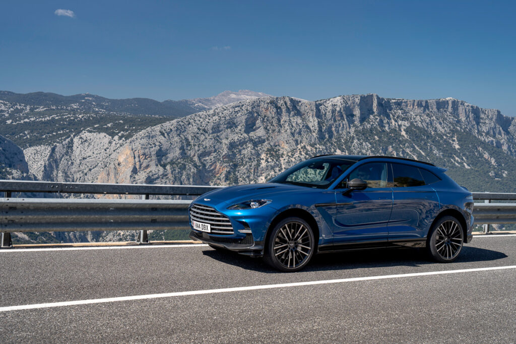 Aston Martin DBX707-2