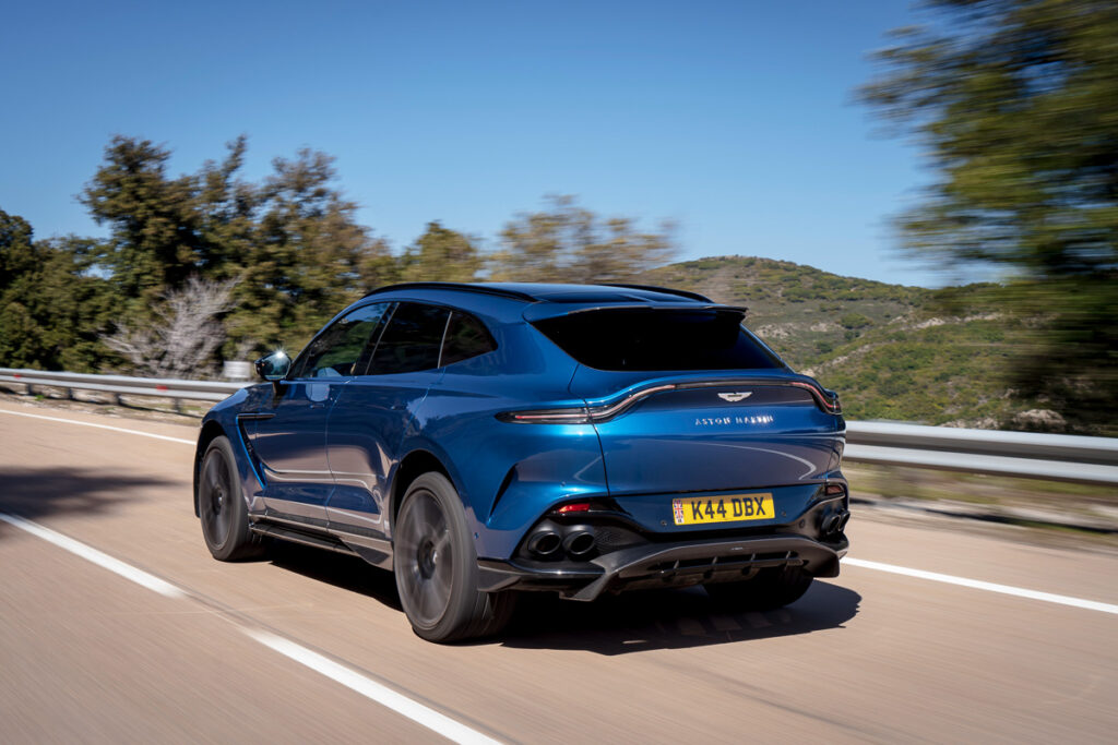 Aston Martin DBX707-3