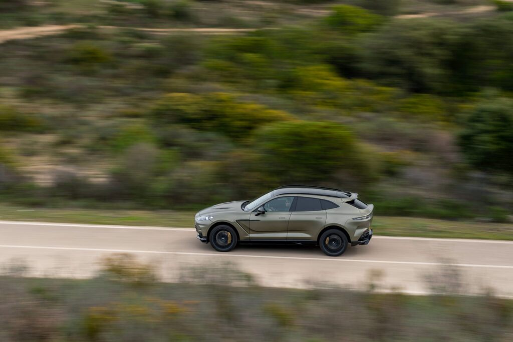 Aston Martin DBX707-7