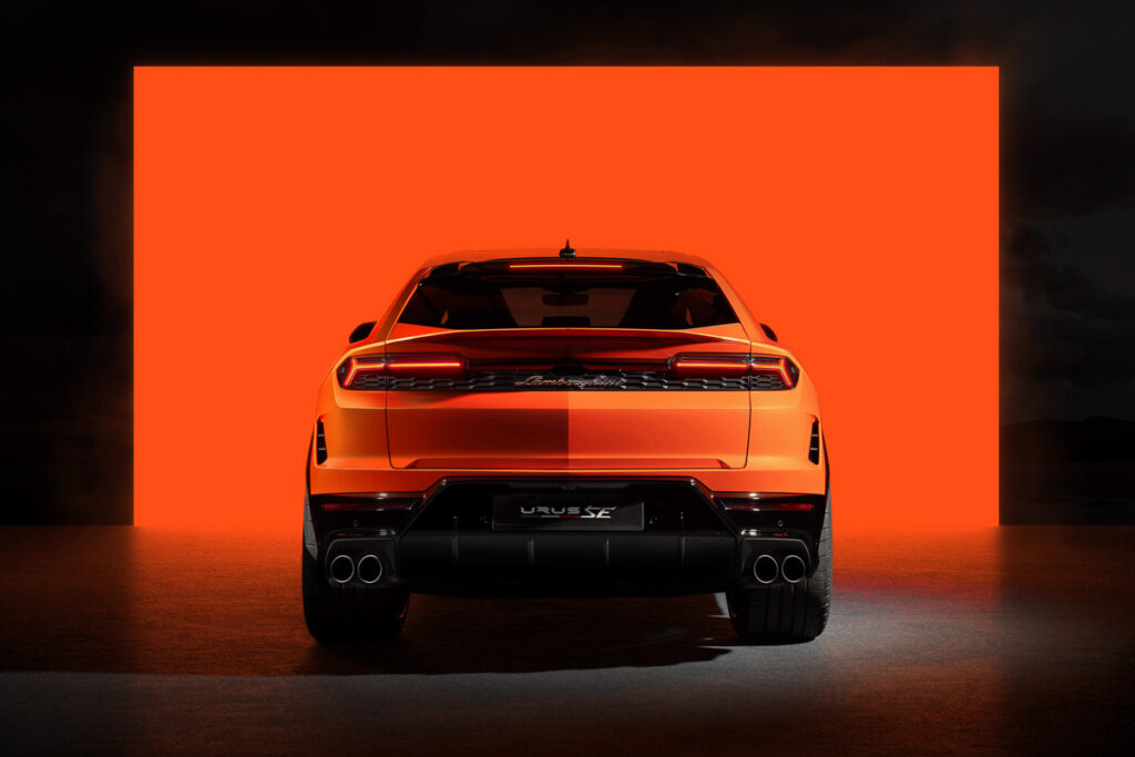 Lamborghini Urus SE-2