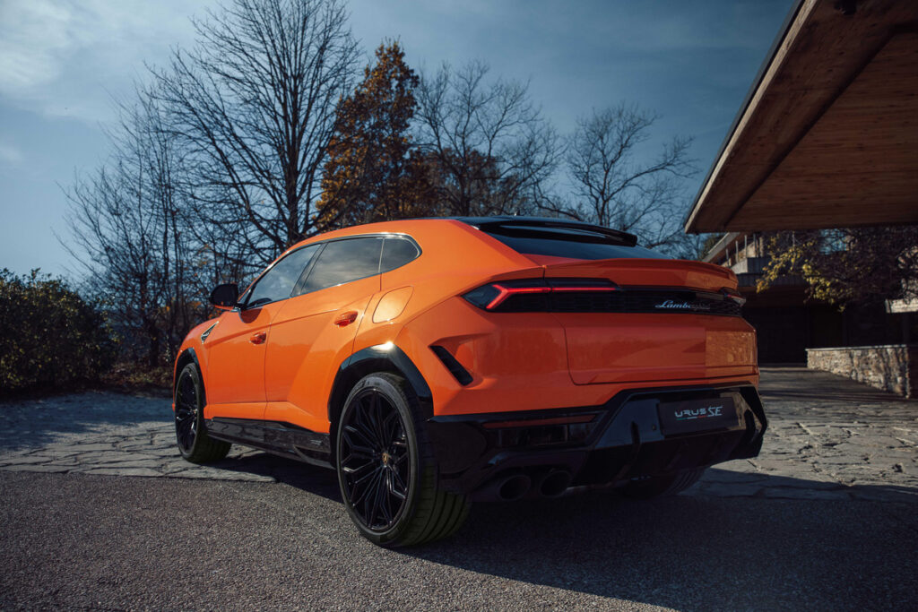 Lamborghini Urus SE-3